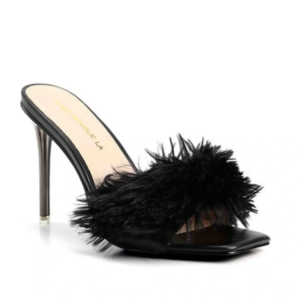 Black fur high heel